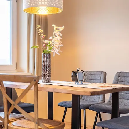 Familien Deluxe Fuer 5-6 Personen Mutters - Lägenhet